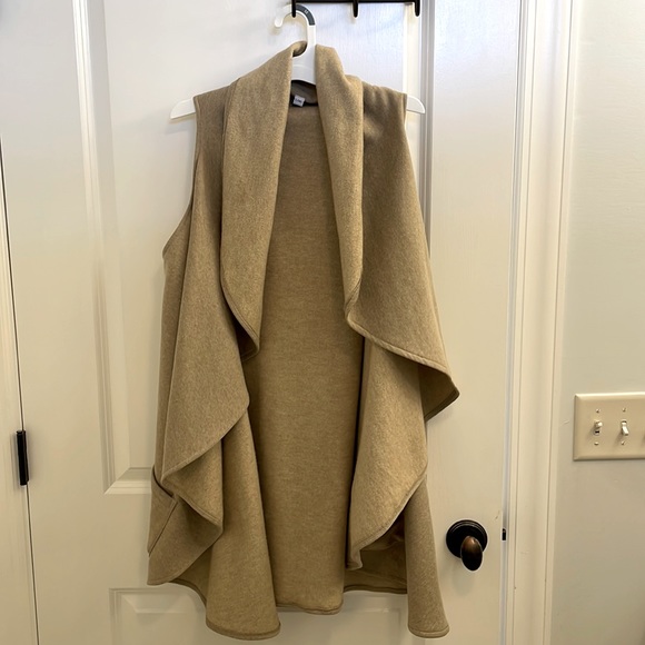 NWOT- Fair Trade, ethically made “By Tavi” Sleeveless Cardigan - Picture 2 of 6